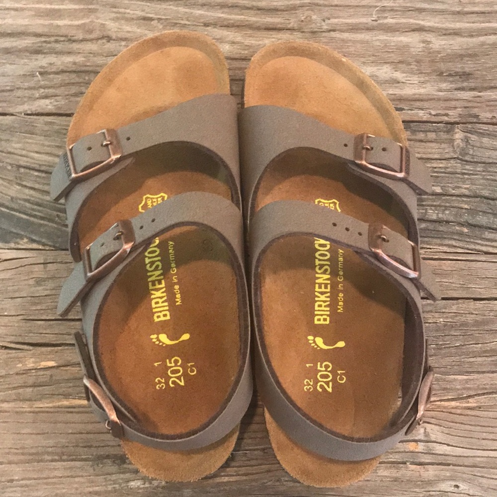 Birkenstock sandals with heel strap